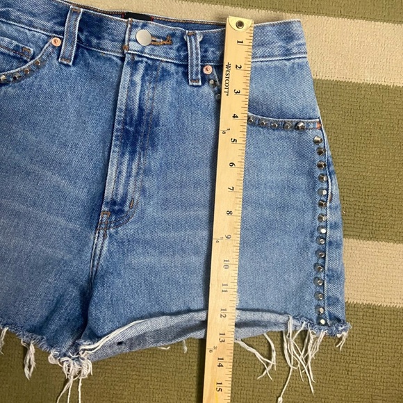 BDG Urban Outfitters Size 28 Girlfriend High Rise Jean Shorts Distressed Studs - Picture 5 of 7
